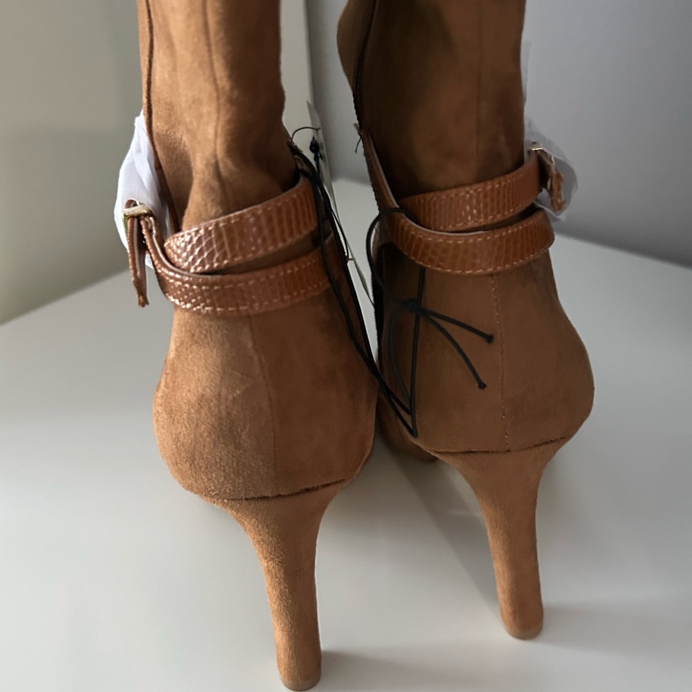 EXPRESS BOOTS - Picture 2 of 4